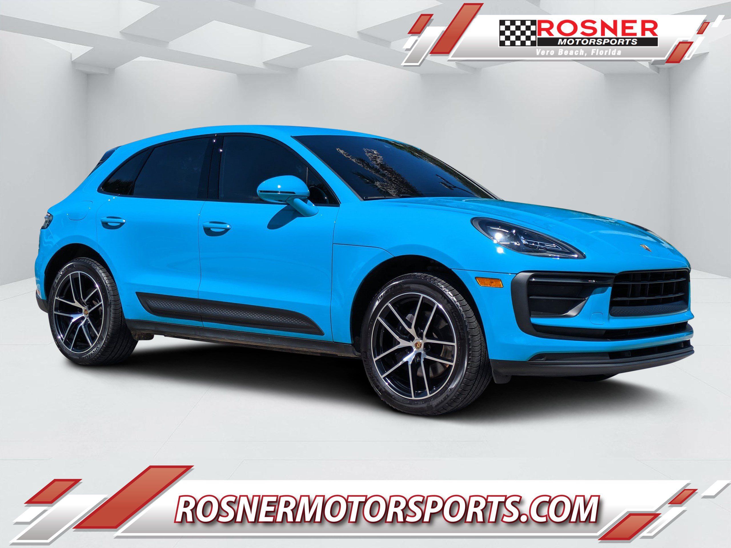 Used 2022 Porsche Macan AWD/4WD image 1