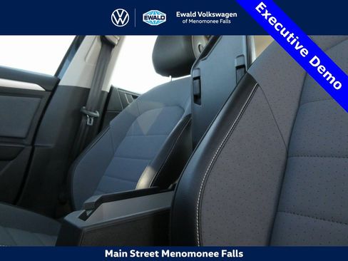 New 2025 Volkswagen Jetta SE image 29