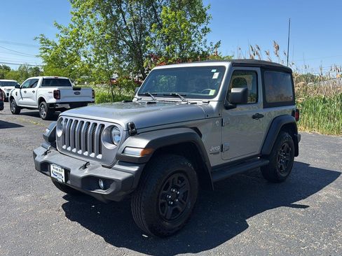 Used 2019 Jeep Wrangler Sport AWD/4WD image 13