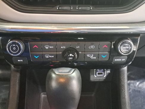 Used 2023 Jeep Compass Limited AWD/4WD image 23