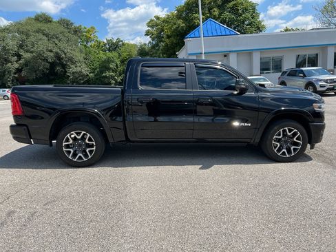 Used 2025 RAM 1500 Laramie w/ Sport Appearance Package AWD/4WD image 4