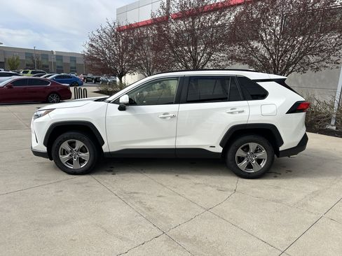 Certified 2023 Toyota RAV4 LE AWD/4WD image 9