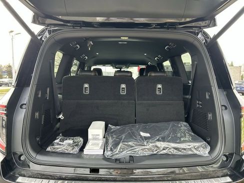 New 2026 Nissan Armada SL w/ Captain's Chari Seat Package image 17