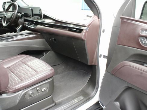 Used 2023 Cadillac Escalade Premium Luxury Platinum image 46