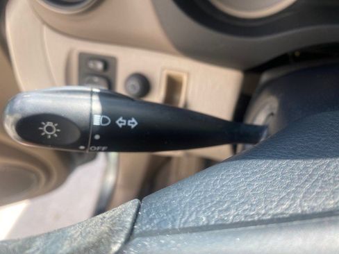 Used 2005 Toyota RAV4 2WD image 43