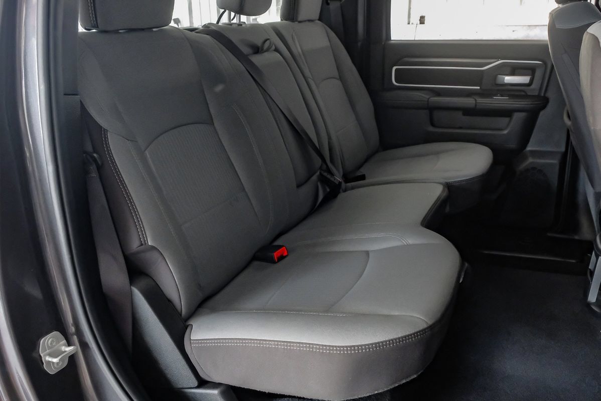 Used 2024 RAM 2500 Big Horn AWD/4WD image 34