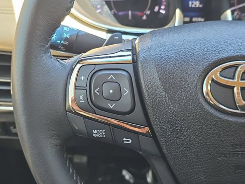Used 2016 Toyota Avalon Limited FWD image 19