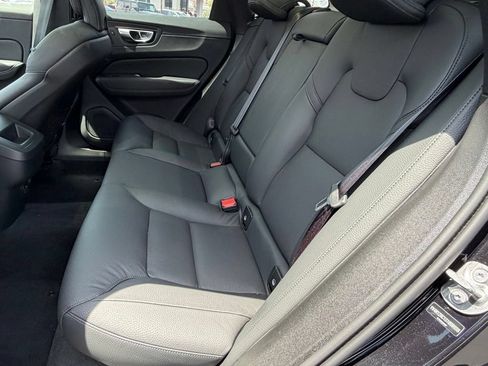 Used 2025 Volvo XC60 B5 Plus AWD/4WD image 33