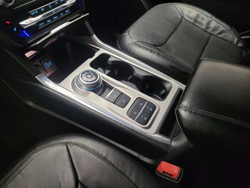 Used 2020 Ford Explorer Limited w/ Class III Trailer Tow Package image 26