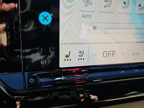 New 2026 Volkswagen Atlas Cross Sport SE image 20