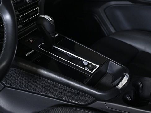 Used 2022 Porsche Macan S image 24