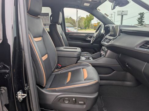 Used 2023 GMC Yukon XL AT4 w/ AT4 Premium Plus Package AWD/4WD image 43