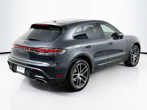 Used 2025 Porsche Macan image 9
