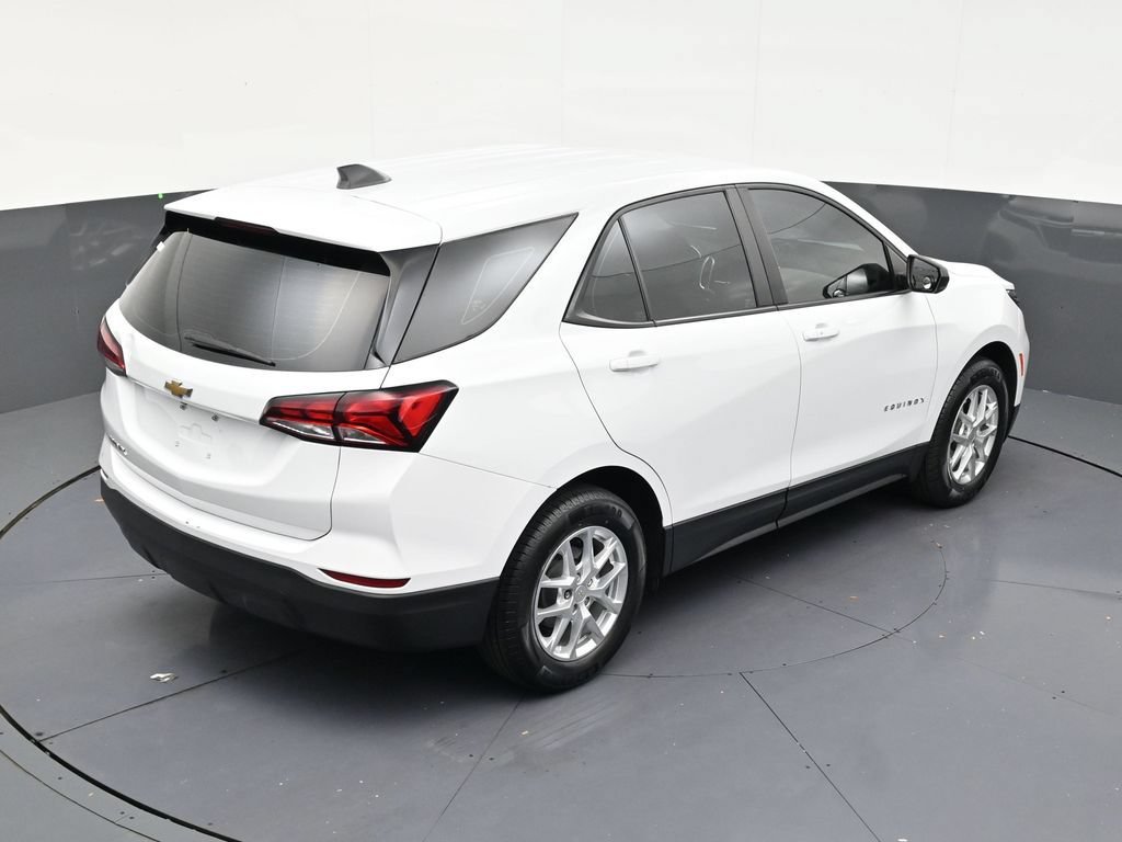 Used 2022 Chevrolet Equinox LS FWD image 13