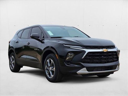 New 2025 Chevrolet Blazer LT w/ Driver Confidence Package image 7