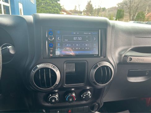 Used 2017 Jeep Wrangler Unlimited Sport w/ Mopar Black Appearance Group image 16