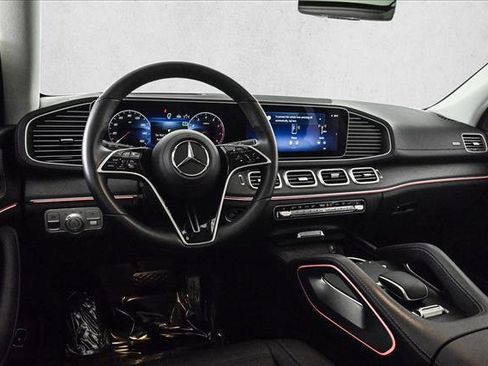 Certified 2025 Mercedes-Benz GLS 450 4MATIC image 20