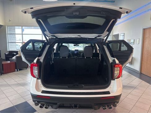 Used 2023 Ford Explorer ST w/ Technology Package AWD/4WD image 11