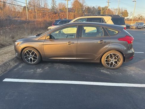 Used 2018 Ford Focus SEL image 2