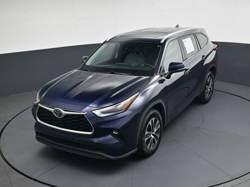 Used 2021 Toyota Highlander XLE FWD image 40