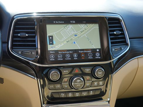 Used 2021 Jeep Grand Cherokee Limited AWD/4WD image 22