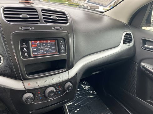 Used 2014 Dodge Journey SXT w/ Flexible Seating Group image 13