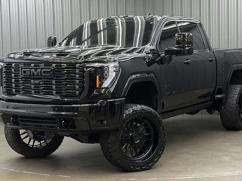 Used 2026 GMC Sierra 3500 Denali Ultimate AWD/4WD image 1