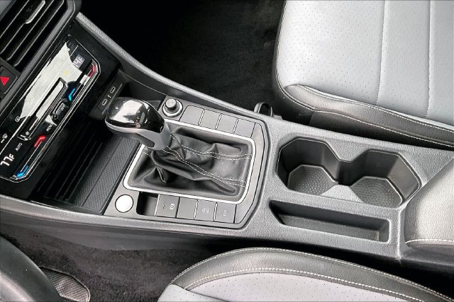 Used 2025 Volkswagen Jetta SE FWD image 17