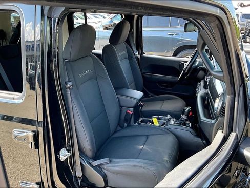 Used 2020 Jeep Wrangler Unlimited Sahara AWD/4WD image 26