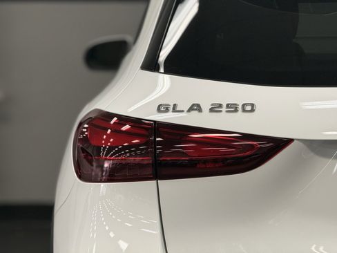 Used 2025 Mercedes-Benz GLA 250 image 9
