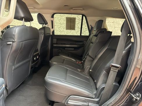 Used 2024 Ford Expedition XLT AWD/4WD image 16