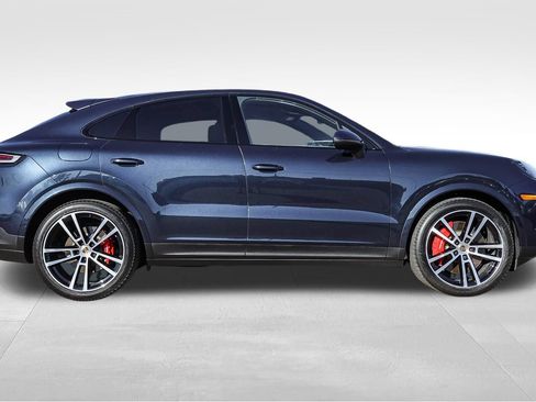 Used 2024 Porsche Cayenne S AWD/4WD image 4