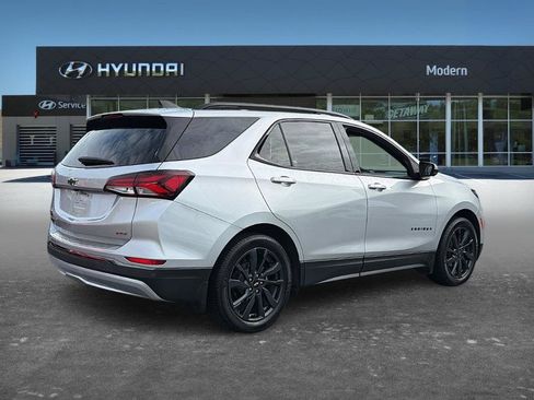 Used 2022 Chevrolet Equinox RS w/ RS Leather Package FWD image 4