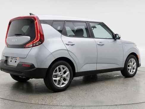 Used 2025 Kia Soul LX w/ LX Technology Package FWD image 9