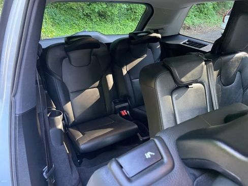 Certified 2025 Volvo XC90 T8 Plus w/ Protection Package Premier AWD/4WD image 16