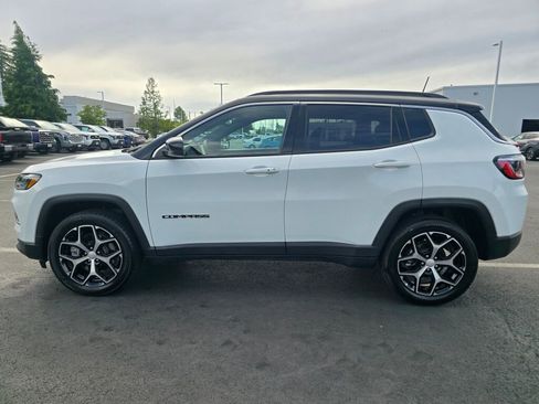 Used 2024 Jeep Compass Limited image 7