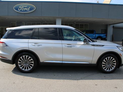 Used 2021 Lincoln Aviator Reserve w/ Equipment Group 201A image 2