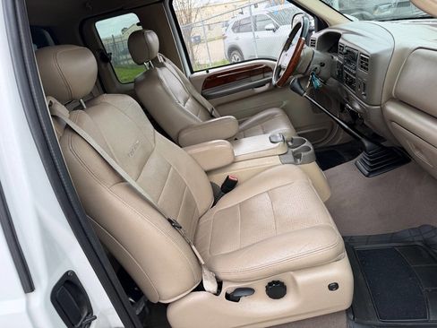 Used 2002 Ford F250 Lariat image 26