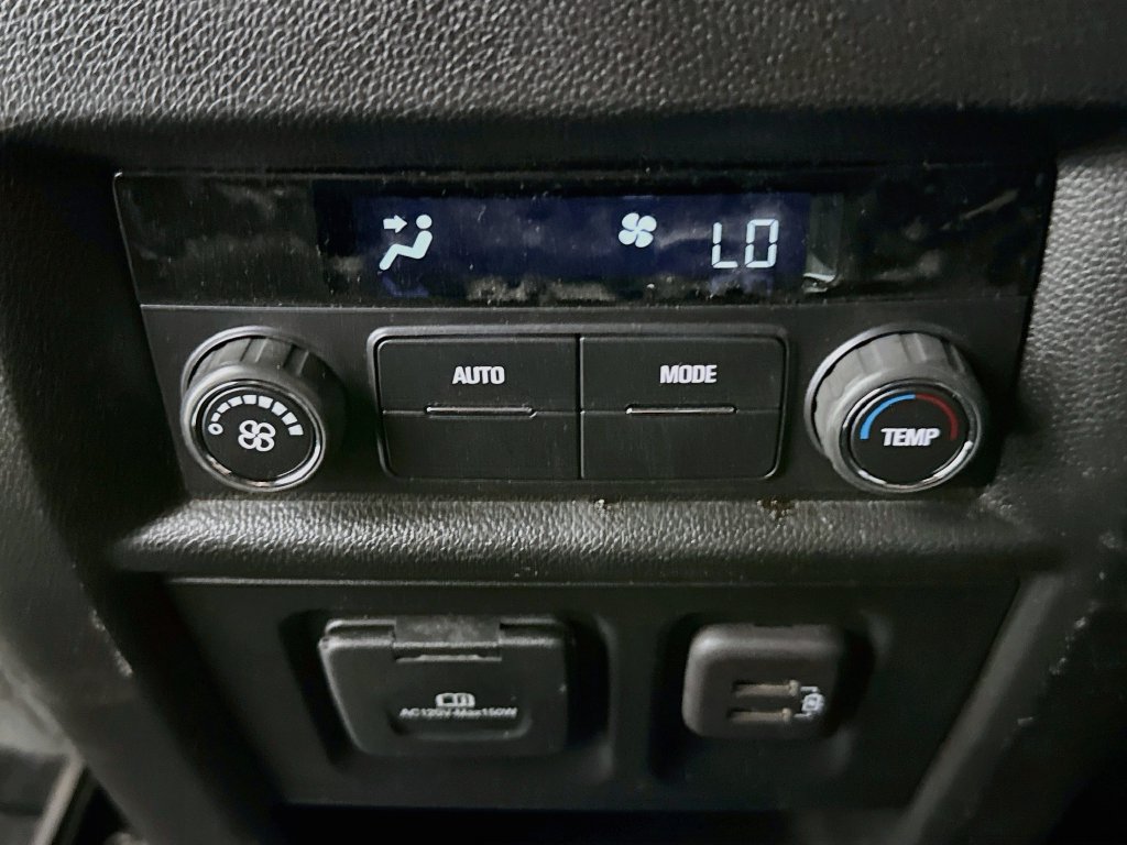 Used 2023 Chevrolet Traverse RS FWD image 25