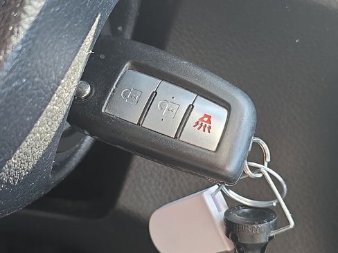 Used 2018 Nissan Rogue S AWD/4WD image 27
