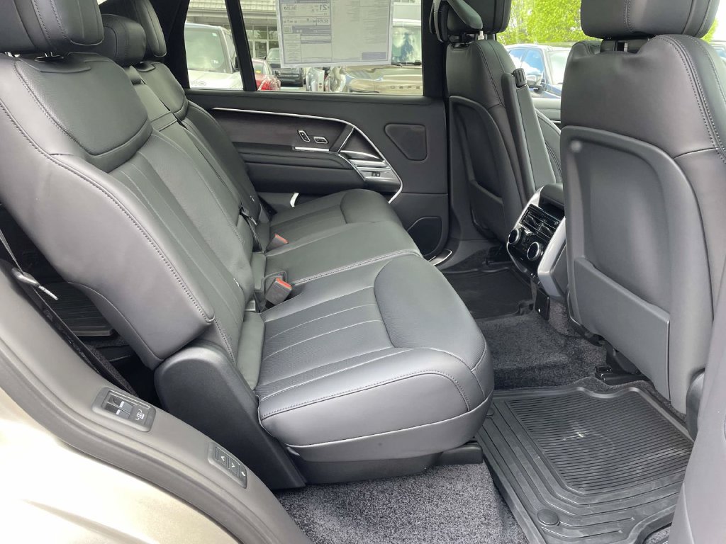 New 2026 Land Rover Range Rover Long Wheelbase SE AWD/4WD image 20