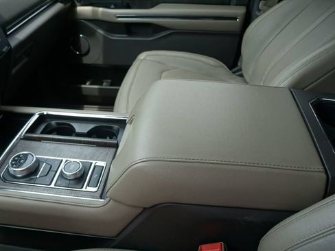 Used 2020 Ford Expedition Max Limited AWD/4WD image 9