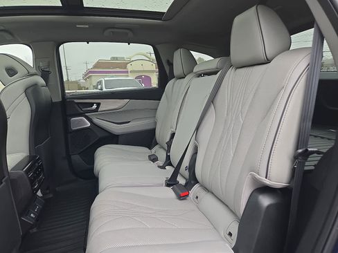 Certified 2025 Acura MDX SH-AWD w/ Advance Package image 12