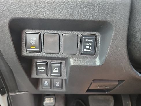 Used 2022 Nissan Frontier PRO-4X w/ Pro-4X Premium Package AWD/4WD image 32