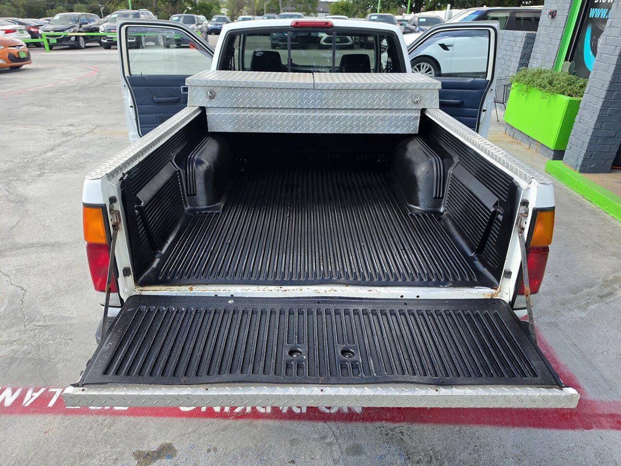 Used 1995 Nissan Pickup XE RWD image 19