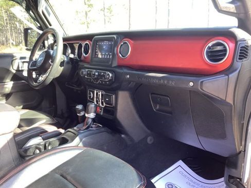 Used 2019 Jeep Wrangler Unlimited Rubicon w/ Safety Group image 17