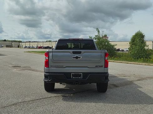 Used 2024 Chevrolet Silverado 1500 ZR2 w/ Technology Package AWD/4WD image 6