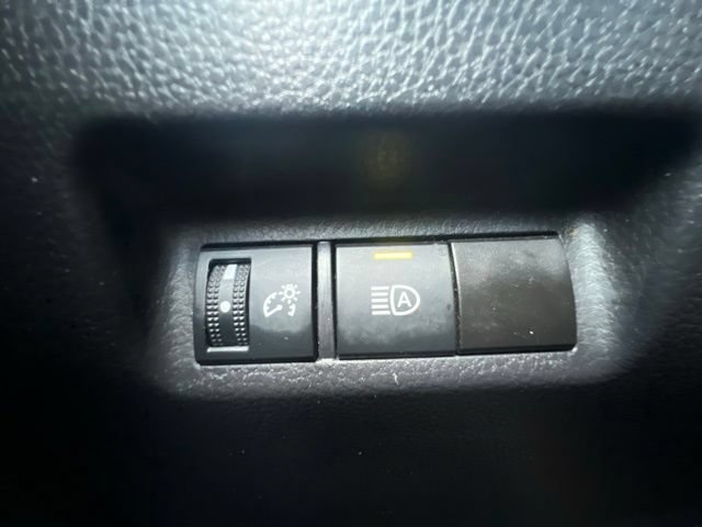Used 2025 Toyota RAV4 XLE AWD/4WD image 24