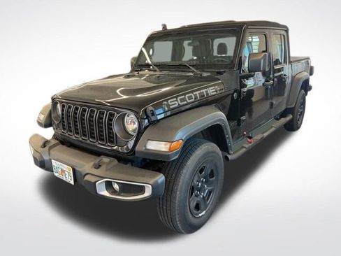 Used 2024 Jeep Gladiator Sport AWD/4WD image 5