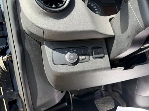 Used 2019 Mercedes-Benz Sprinter 144 image 29